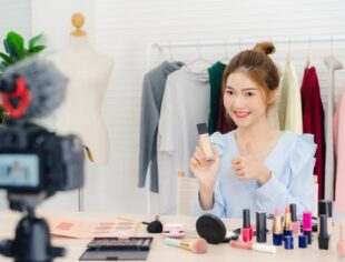 Hành vi mua sắm trực tuyến 2025: Người tiêu dùng không còn chọn giá rẻ nhất